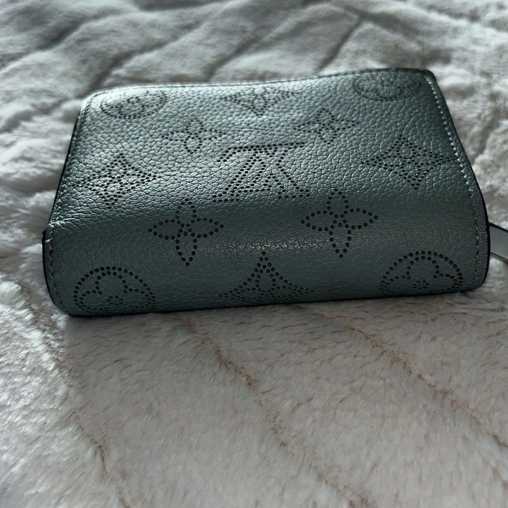 Louis Vuitton Claire blue green compact Mahina wallet - Picture 4 of 12